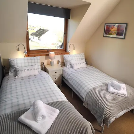 Rowan Cottage Self Catering Portree Exterior photo